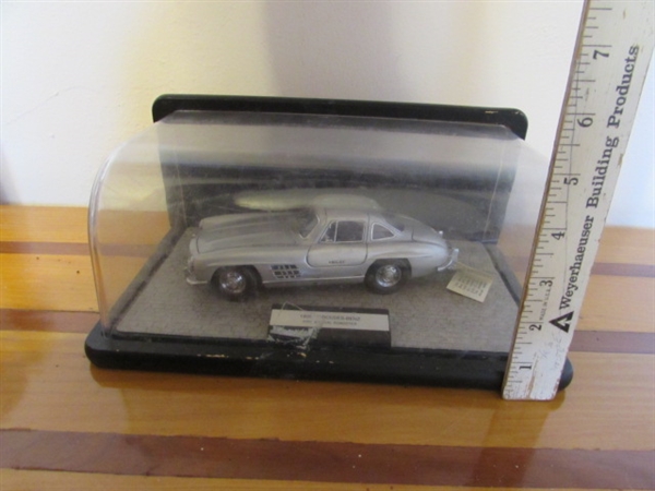 FRANKLIN MINT 1/24 SCALE 1954 MERCEDES BENZ 300SL DIECAST CAR IN CASE