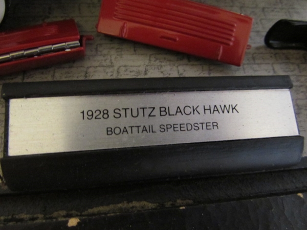 FRANKLIN MINT 1/24 SCALE 1928 STUTZ BLACK HAWK BOATTAIL SPEEDSTER DIECAST CAR IN CASE (NEEDS REPAIR)