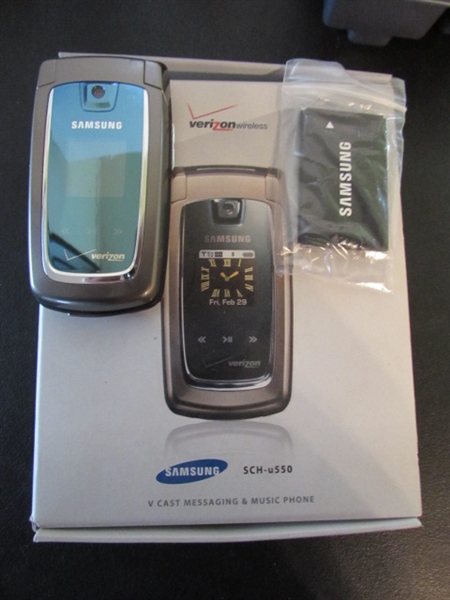 VINTAGE & MODERN TELEPHONES & 2 FLIP PHONES