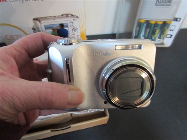 35mm VIVITAR CAMERA & DIGITAL KODAK CAMERA & MORE