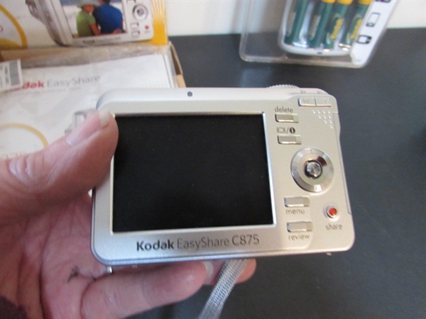 35mm VIVITAR CAMERA & DIGITAL KODAK CAMERA & MORE