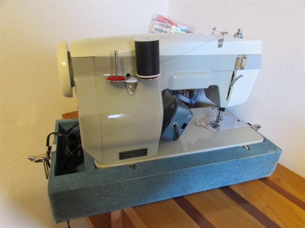 VINTAGE DOMESTIC SEWING MACHINE (WORKS) IN CASE & SEWING SUPPLIES