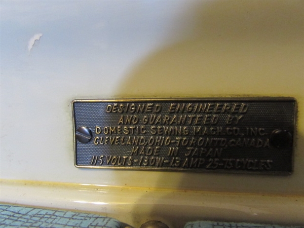 VINTAGE DOMESTIC SEWING MACHINE (WORKS) IN CASE & SEWING SUPPLIES