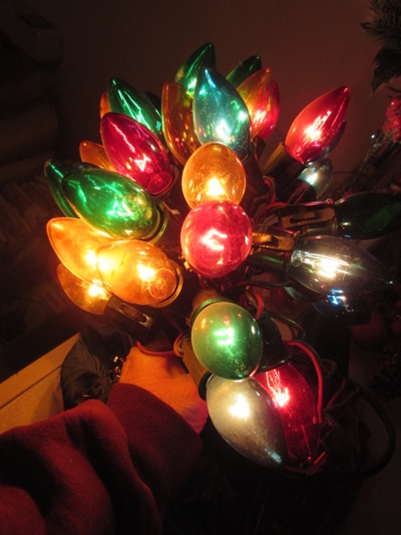 INFLATABLE SNOWMAN FAMILY, OUTDOOR LIGHTS & MORE