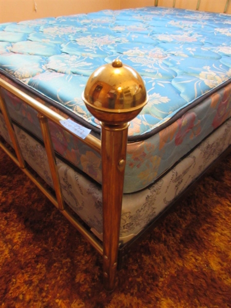 QUEEN MATTRESS & BOXSPRING W/GOLD TONE BED FRAME