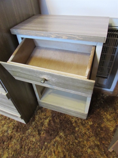 VINTAGE 6-DRAWER DRESSER W/MIRROR, & 2 NIGHTSTANDS - DOVETAILED DRAWERS