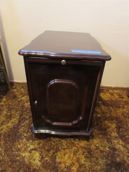 SIDE TABLE W/PULL OUT & MAGAZINE HOLDER ON THE INSIDE