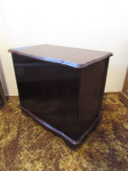 SIDE TABLE W/PULL OUT & MAGAZINE HOLDER ON THE INSIDE