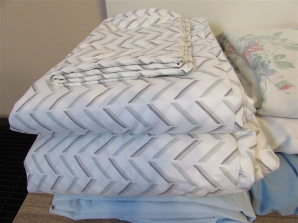 QUEEN SHEETS & VARIOUS PILLOWCASES