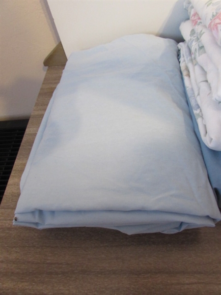 QUEEN SHEETS & VARIOUS PILLOWCASES