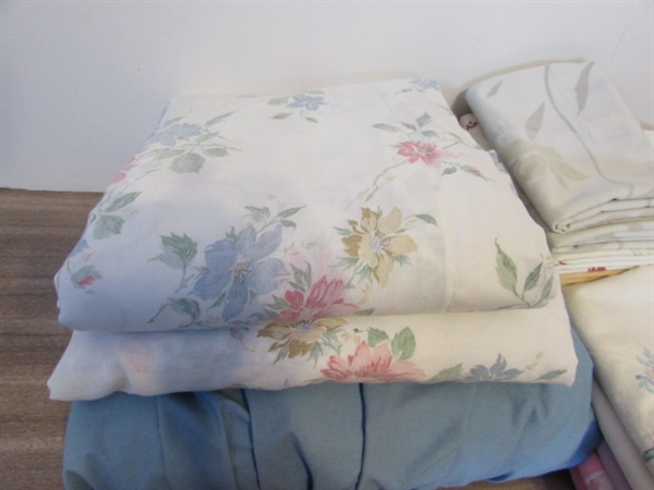 QUEEN SHEETS & VARIOUS PILLOWCASES