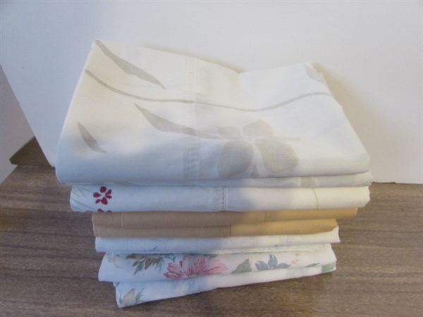 QUEEN SHEETS & VARIOUS PILLOWCASES