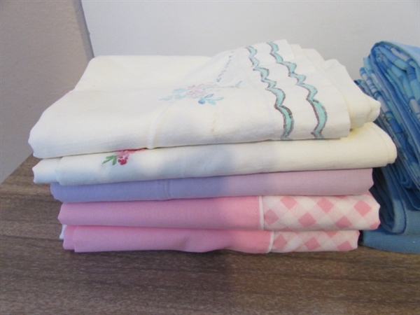 QUEEN SHEETS & VARIOUS PILLOWCASES