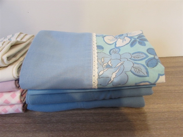 QUEEN SHEETS & VARIOUS PILLOWCASES