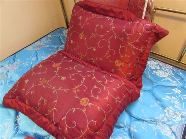QUEEN COMFORTER SET W/ACCENT PILLOWS & SHEETS