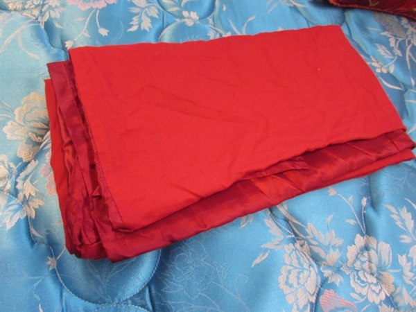 QUEEN COMFORTER SET W/ACCENT PILLOWS & SHEETS