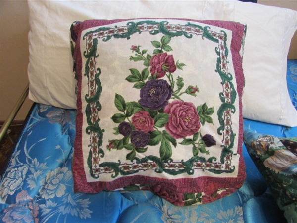 PILLOWS & 2 BLANKET IN A BAGS