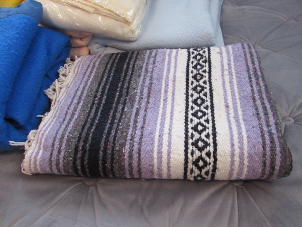 BLANKETS & THROWS