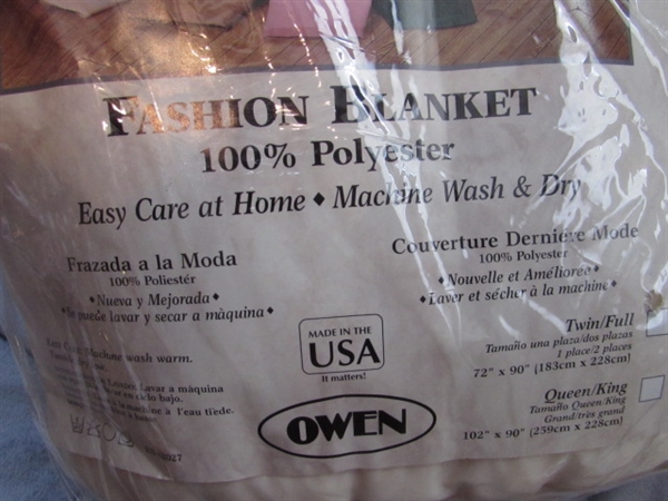 BLANKETS & THROWS