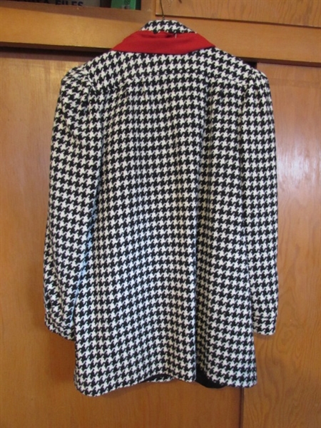 VINTAGE LADIES SIZE 16 WOOL BLEND HOUNDSTOOTH JACKET W/RED SCARF