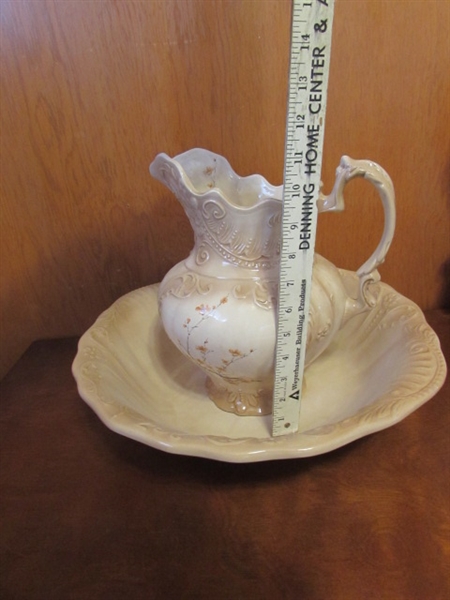 VINTAGE/ANTIQUE WASH BASIN & PITCHER & RESIN ANGEL STATUE