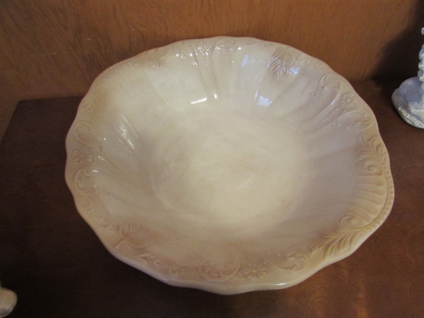 VINTAGE/ANTIQUE WASH BASIN & PITCHER & RESIN ANGEL STATUE