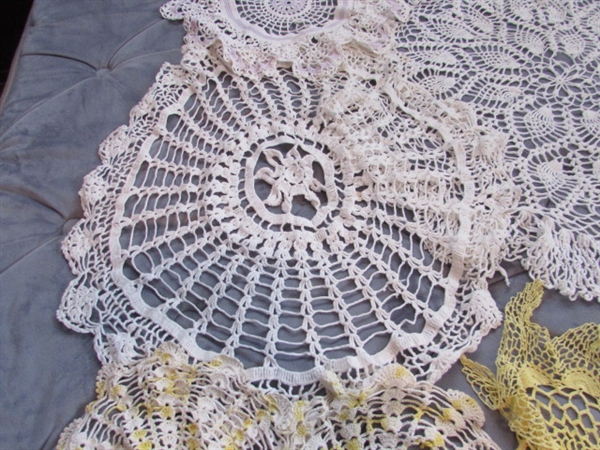 VINTAGE DOILIES & HANKIES