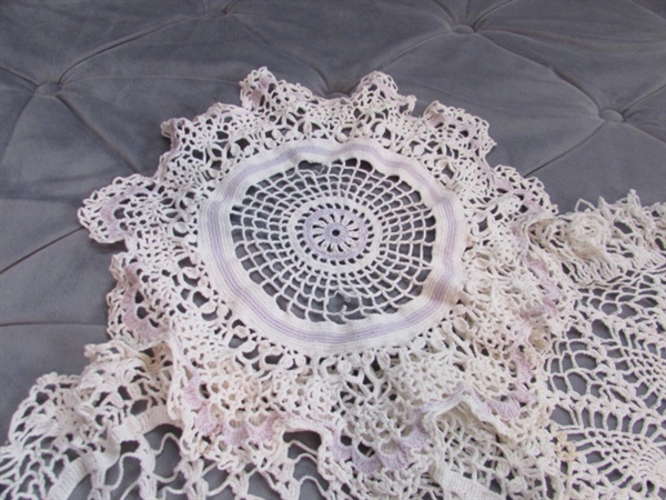 VINTAGE DOILIES & HANKIES
