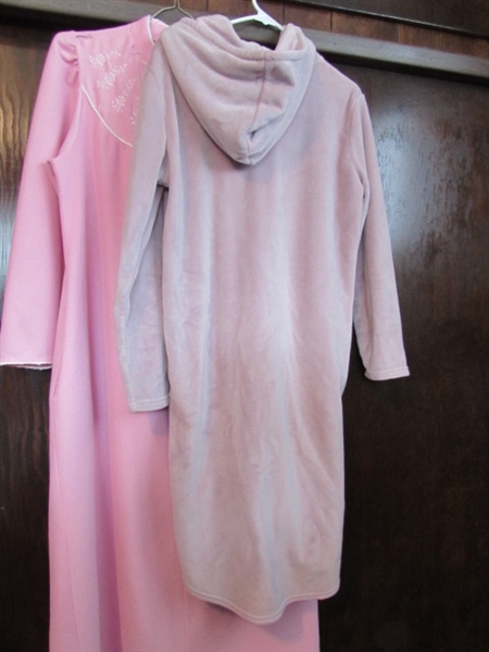 ROBES & SLEEPWEAR