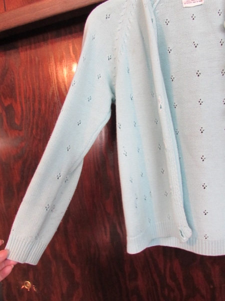 LADIES VINTAGE SWEATERS