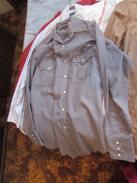 MEN'S SMALL/MEDIUM LONG SLEEVE BUTTON DOWN SHIRTS