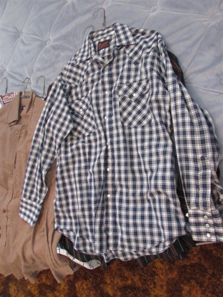 MEN'S SMALL/MEDIUM LONG SLEEVE BUTTON DOWN SHIRTS