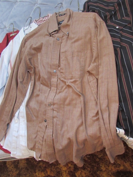 MEN'S SMALL/MEDIUM LONG SLEEVE BUTTON DOWN SHIRTS