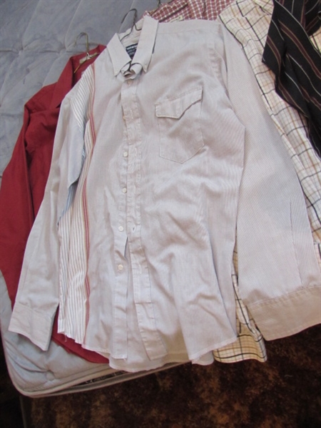 MEN'S SMALL/MEDIUM LONG SLEEVE BUTTON DOWN SHIRTS