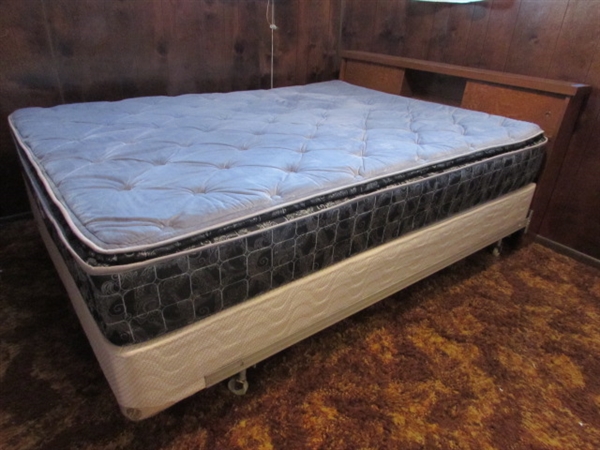 QUEEN MATTRESS/BOX SPRINGS W/WOOD HEADBOARD FRAME