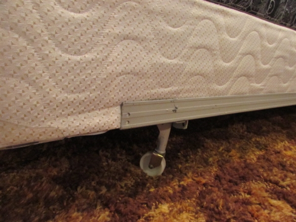 QUEEN MATTRESS/BOX SPRINGS W/WOOD HEADBOARD FRAME