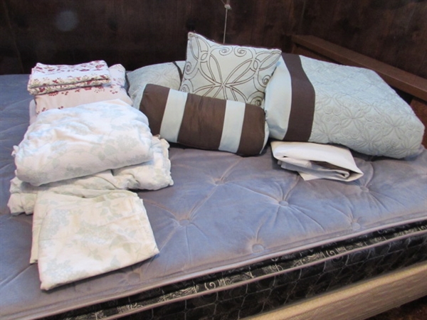 QUEEN COMFORTER SET & FLANNEL SHEET SETS