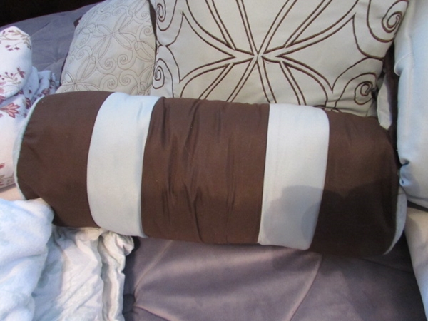 QUEEN COMFORTER SET & FLANNEL SHEET SETS