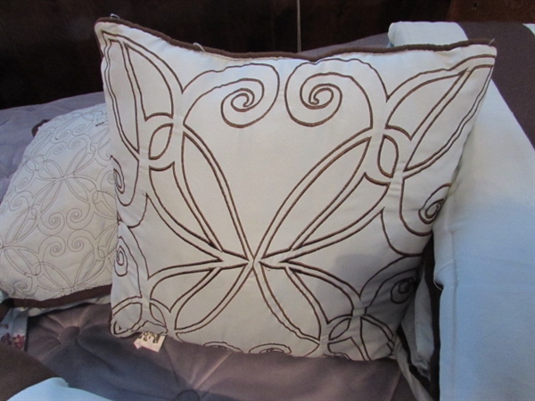 QUEEN COMFORTER SET & FLANNEL SHEET SETS