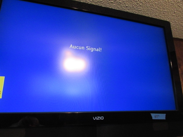 37 VIZIO FLAT SCREEN TV WITH WALL MOUNT