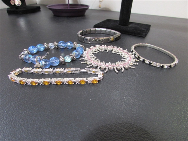 FASHION JEWELRY, ACRYLIC TRINKET BOX & CUTE BUTTERFLY EARRING HOLDER