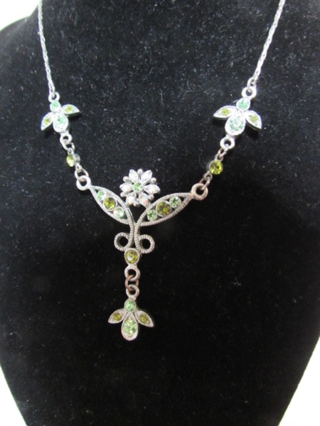 ANGEL JEWELRY & HEART SHAPED GLASS TRINKET DISHES