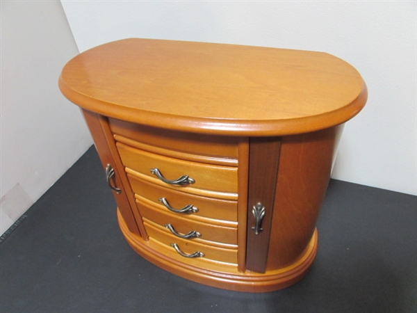 JEWELRY BOX WITH FASHION JEWELRY