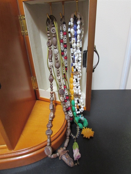 JEWELRY BOX WITH FASHION JEWELRY