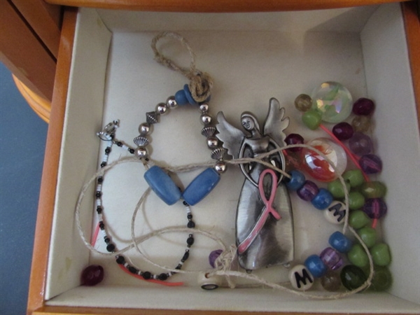 JEWELRY BOX WITH FASHION JEWELRY