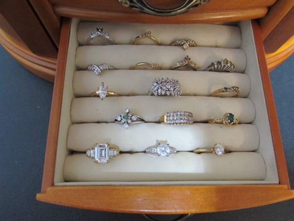 JEWELRY BOX WITH FASHION JEWELRY