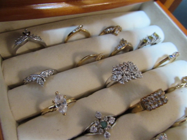 JEWELRY BOX WITH FASHION JEWELRY