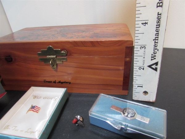 REDWOOD BOX WITH MEN'S ACCESSORIES - CUFFLINKS, TIE CLIPS & MORE