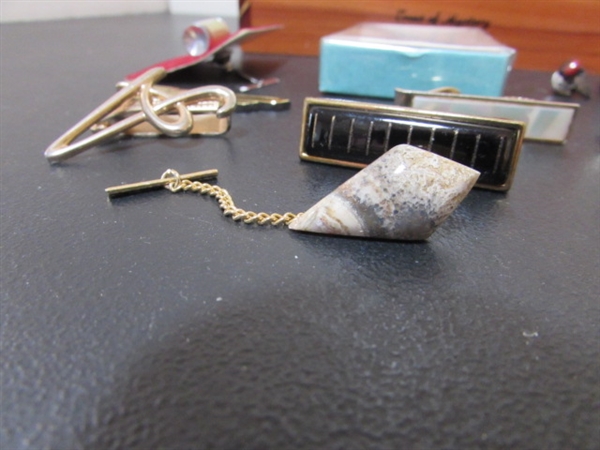 REDWOOD BOX WITH MEN'S ACCESSORIES - CUFFLINKS, TIE CLIPS & MORE