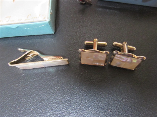 REDWOOD BOX WITH MEN'S ACCESSORIES - CUFFLINKS, TIE CLIPS & MORE